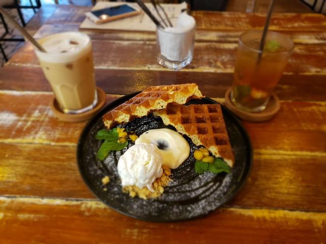Photo of Biru Biru Cafe & Bar - Kota Kinabalu, Sabah, Malaysia