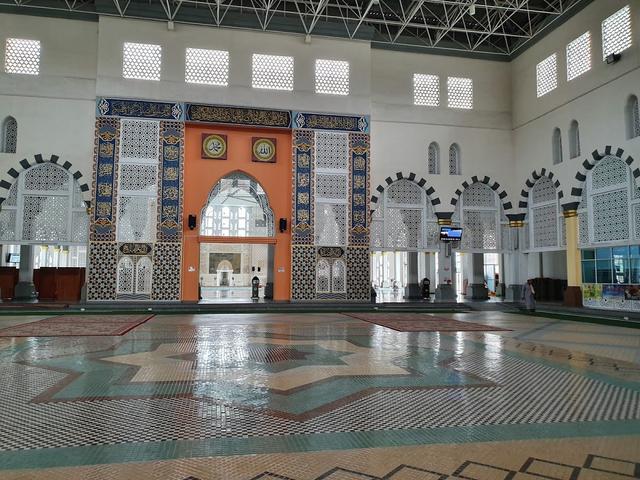 Photo of Masjid Bandaraya Kota Kinabalu (City Mosque) - Kota Kinabalu, Sabah, Malaysia