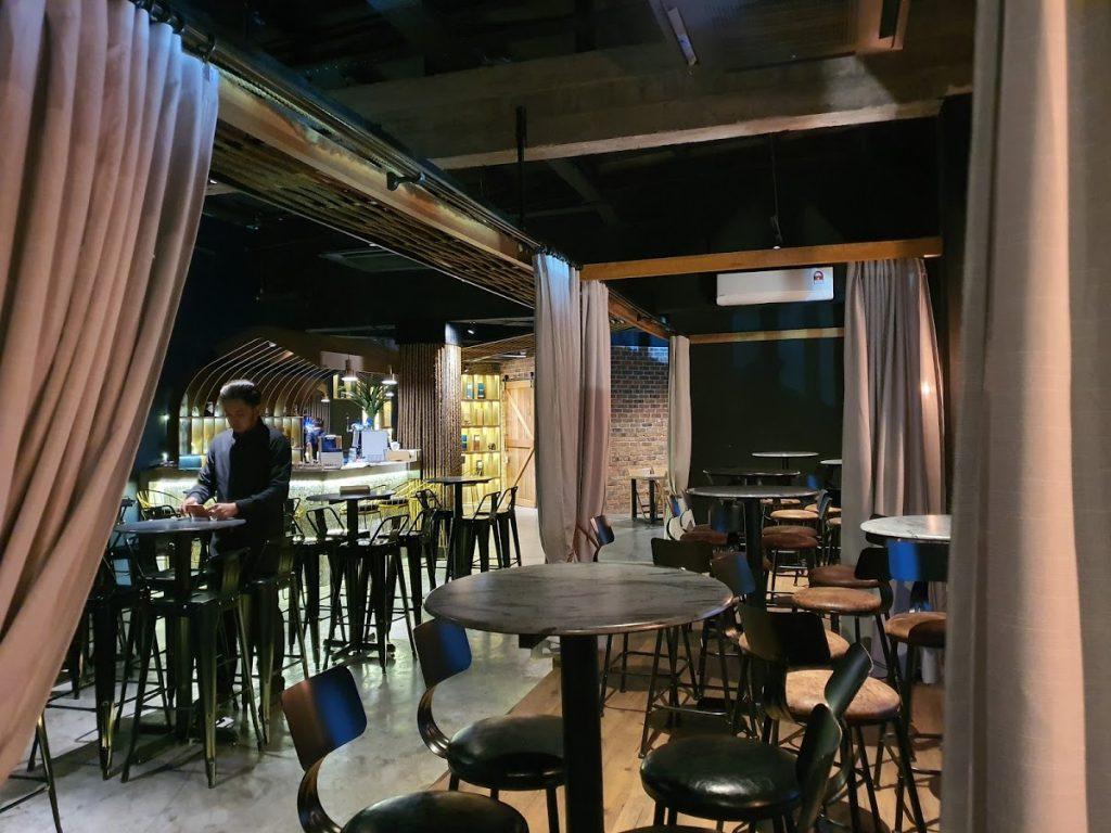 Photo of D'Atas Explorers Bar - Kota Kinabalu, Sabah, Malaysia background
