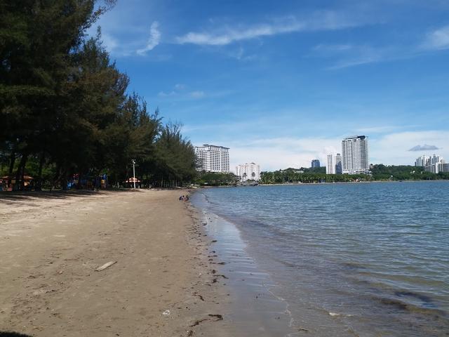 Photo of Taman Awam Teluk Likas, Kota Kinabalu, Sabah. - Kota Kinabalu, Sabah, Malaysia