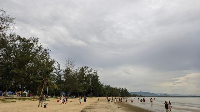 Photo of Tanjung Aru Beach - Kota Kinabalu, Sabah, Malaysia