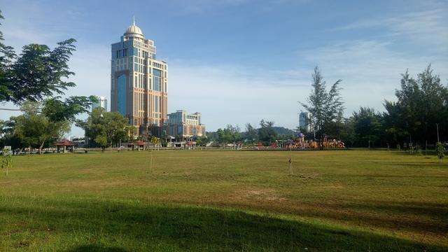 Photo of Teluk Likas Beach - Kota Kinabalu, Sabah, Malaysia