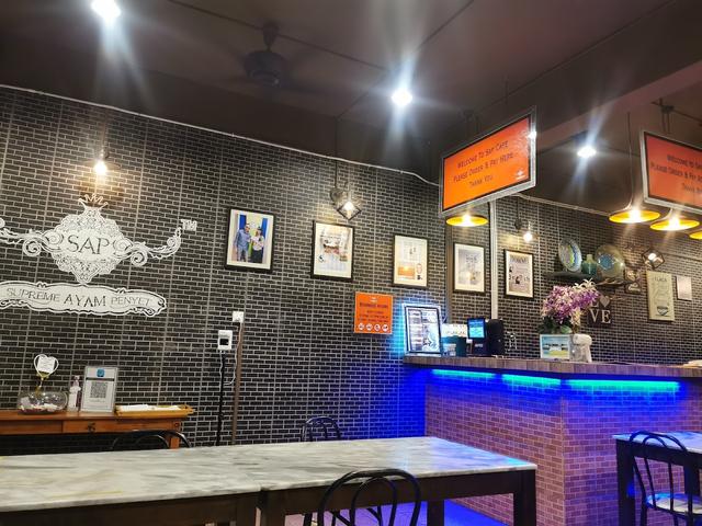 Photo of Supreme Ayam Penyet Cafe - Kota Kinabalu, Sabah, Malaysia