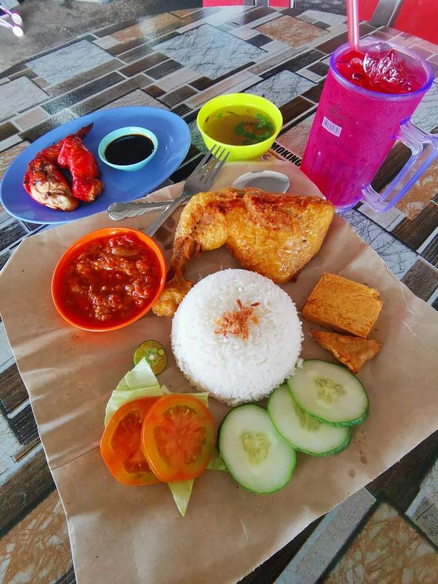 Photo of Gerai Ayam Penyet Esplanade - Kudat, Sabah, Malaysia