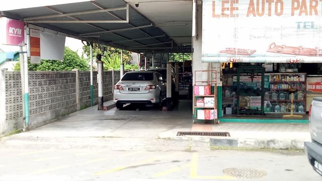 Photo of Castrol Auto Service Workshop - Lee Auto Parts - Tuaran, Sabah, Malaysia