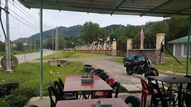 Photo of Rehat Sebentar Bersama Kelapa Sejuk-Soto-Makanan Goreng - Tuaran, Sabah, Malaysia