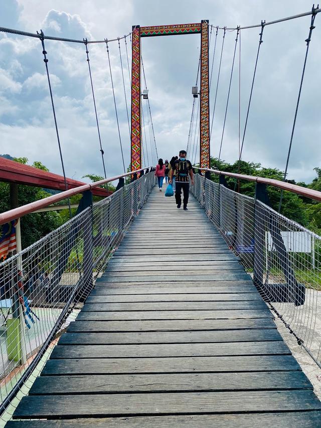 Photo of Tamparuli Suspension Bridge - Tuaran, Sabah, Malaysia