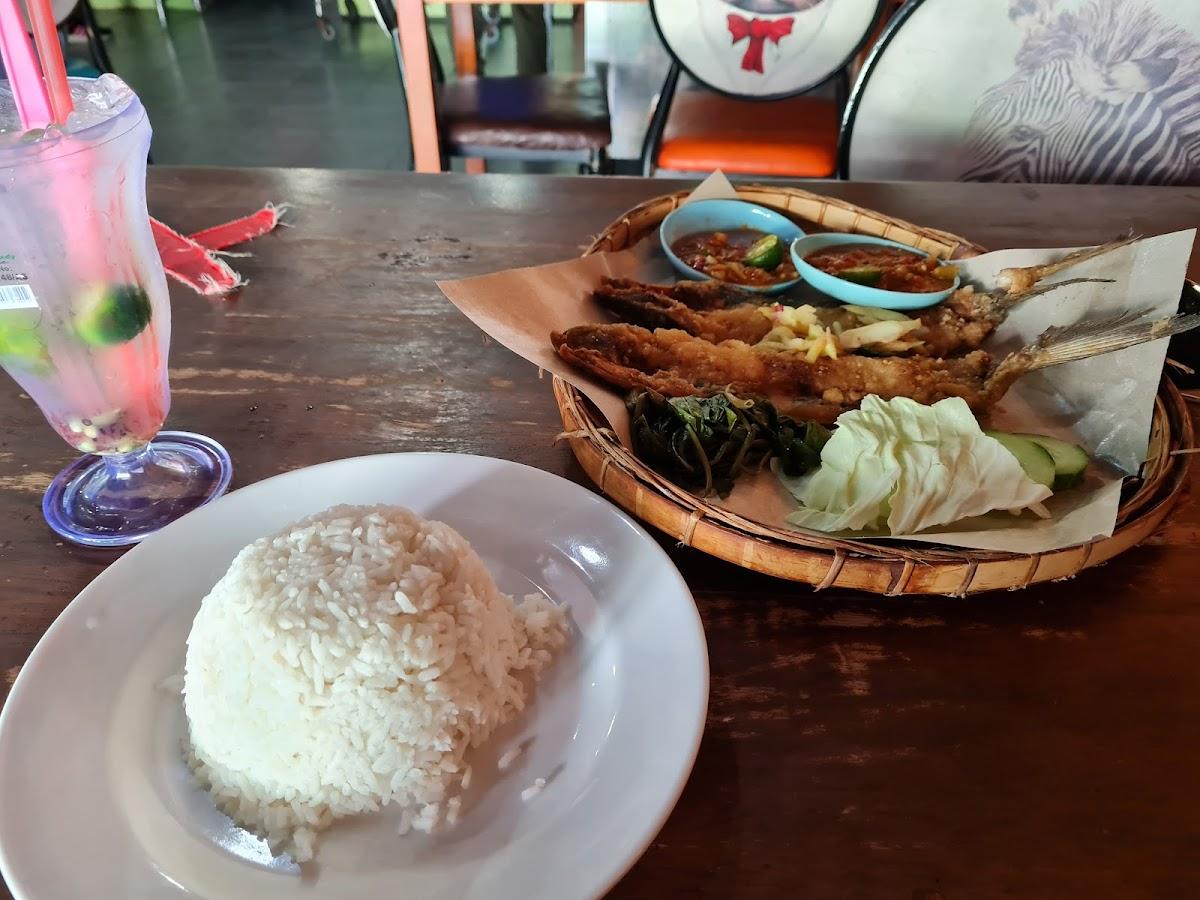 Photo of Restoran & Katering Zieleto Ikan Boulu Tanpa Tulang - Kota Kinabalu, Sabah, Malaysia background