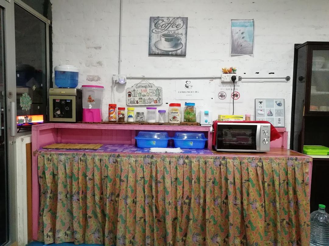 Photo of Atine Semporna Backpackers Hostel - Semporna, Sabah, Malaysia