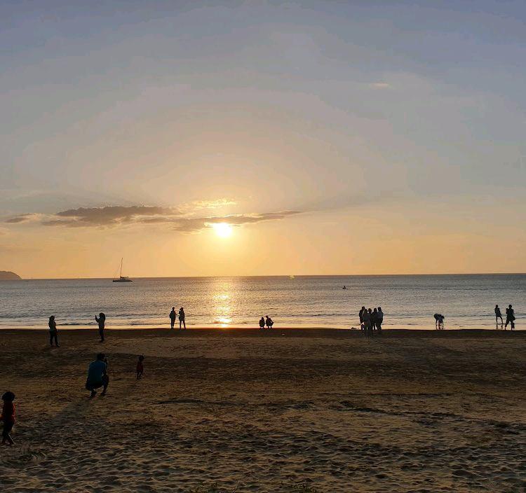 Photo of Tanjung Aru Beach - Kota Kinabalu, Sabah, Malaysia