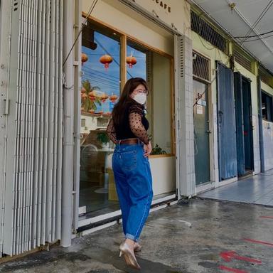 shellyphang profile - Reviewbah