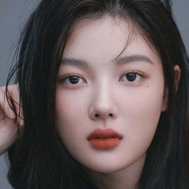 emily.tham profile - Reviewbah