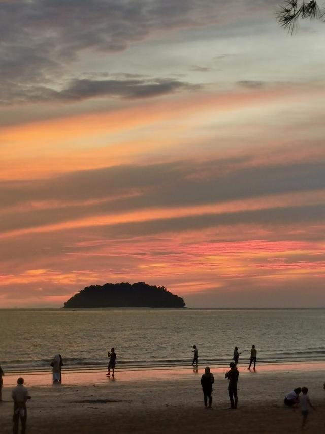 Photo of ZING sunset bar - Kota Kinabalu, Sabah, Malaysia