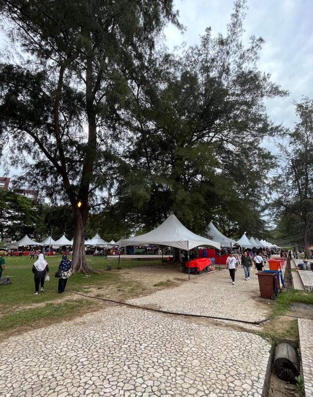 Photo of Tanjung Aru Beach - Kota Kinabalu, Sabah, Malaysia