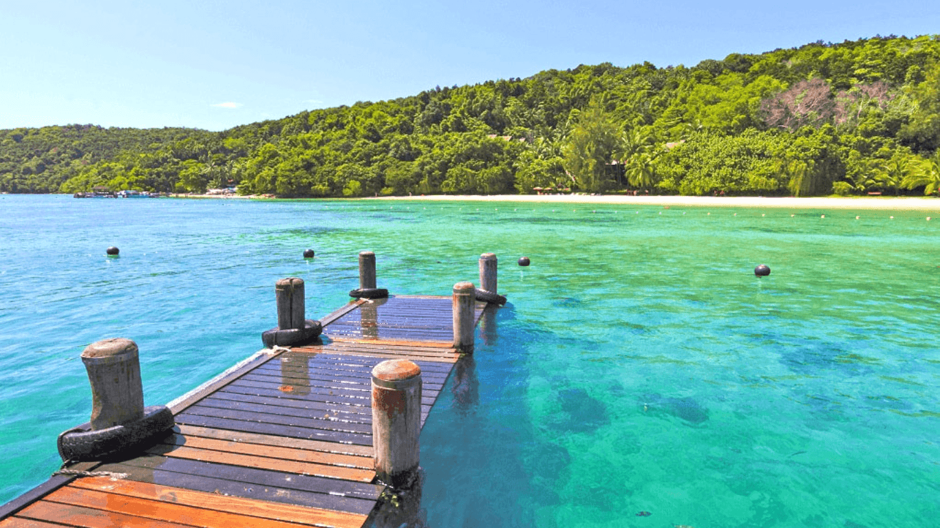 Dive into Sea Paradise: The Manukan Island’s Snorkeling Adventures