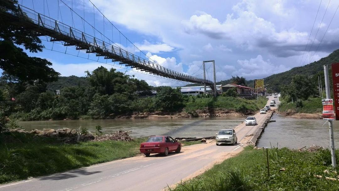 Photo of Tamparuli Suspension Bridge - Tuaran, Sabah, Malaysia