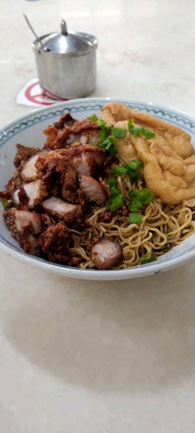 Photo of Sandakan Tasty Zha Yuk Kuey Teow å¥½å‘³å±±æ‰“æ ¹ç‚¸è‚‰ç²‰ä»” - Kota Kinabalu, Sabah, Malaysia