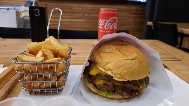 Photo of Burger on 16 - Kuala Lumpur, Kuala lumpur, Malaysia