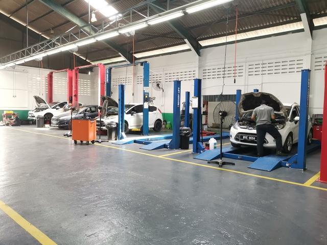 Photo of Castrol Auto Service Workshop - Bug Auto Center Plt - Subang Jaya, Selangor, Malaysia