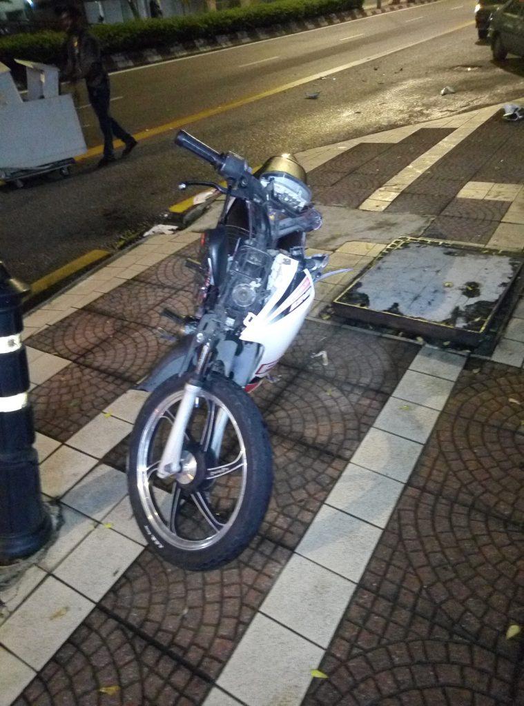 Background Blur Cover