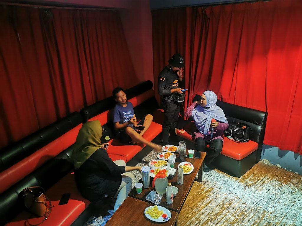 Background Blur Cover