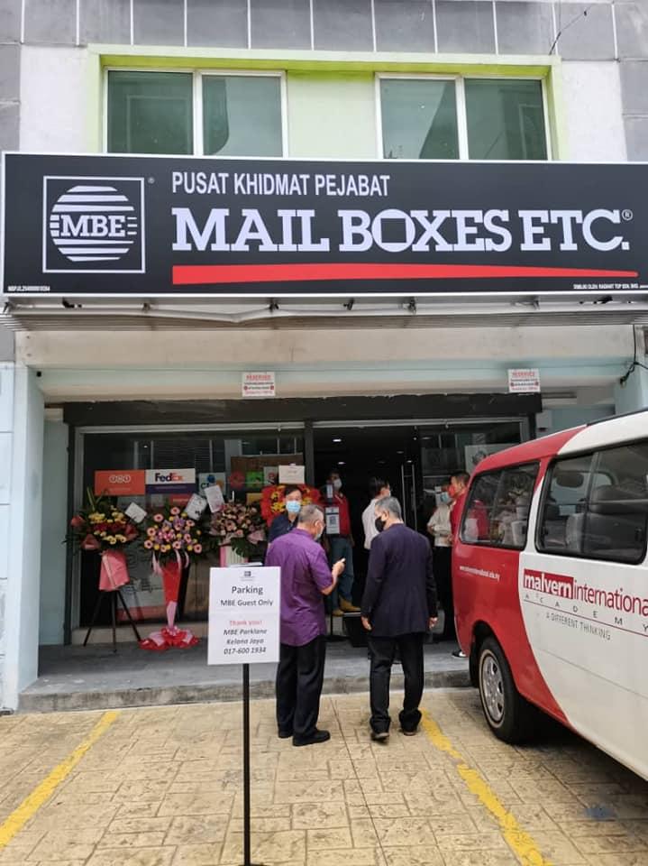 Background Blur Cover