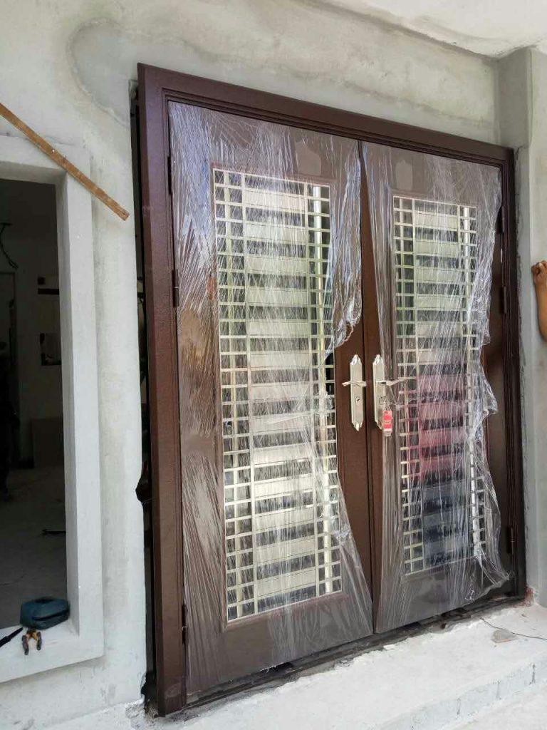 Background Blur Cover