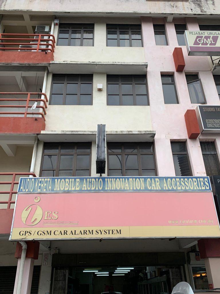 Background Blur Cover