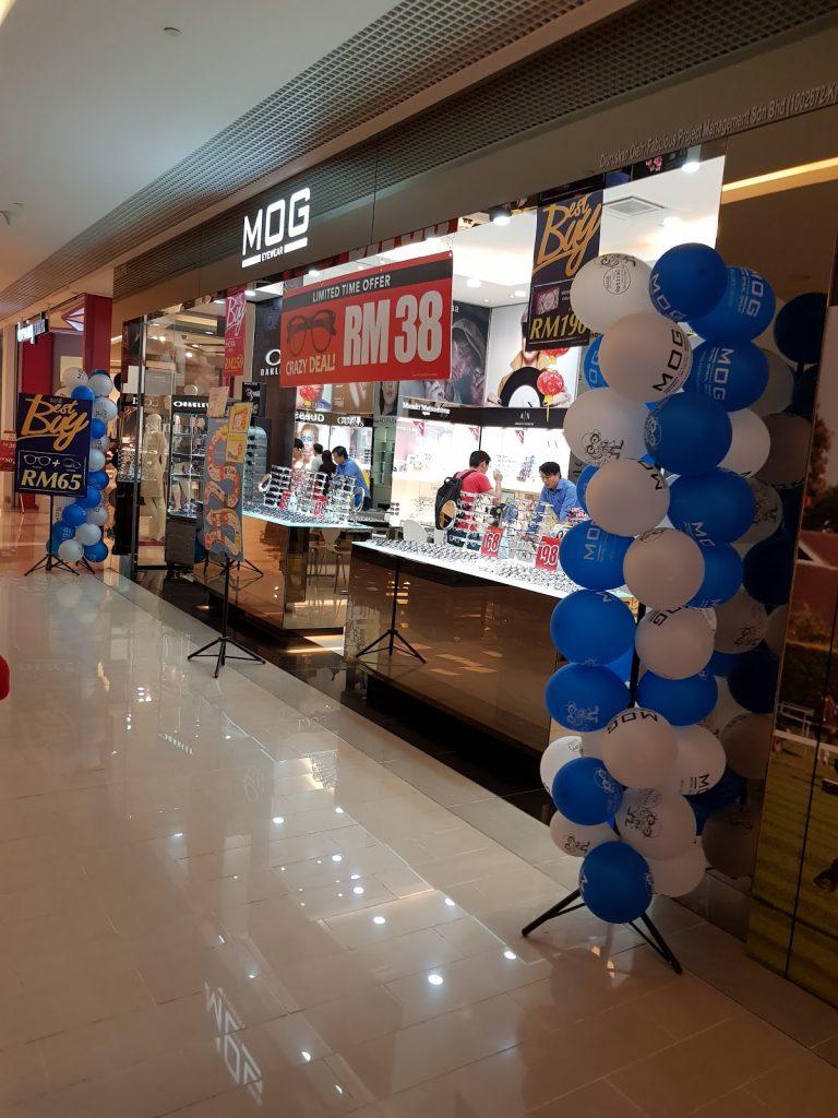 Background Blur Cover