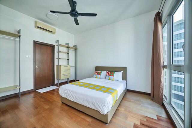 Photo of OYO Home 89669 Unbelievable 2br Regalia Suites - Kuala Lumpur, Kuala lumpur, Malaysia