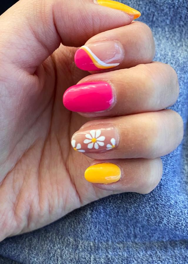 Photo of Younique Nail Lash & Waxing (SHOPLEX MONT KIARA) - Kuala Lumpur, Kuala lumpur, Malaysia