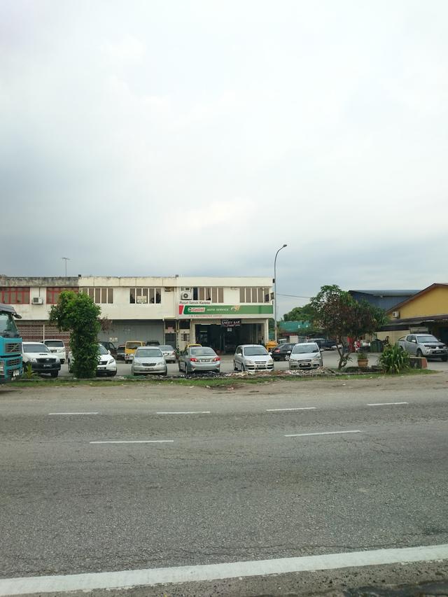 Photo of Castrol Auto Service Workshop - T & T Automotive Center - Klang, Selangor, Malaysia