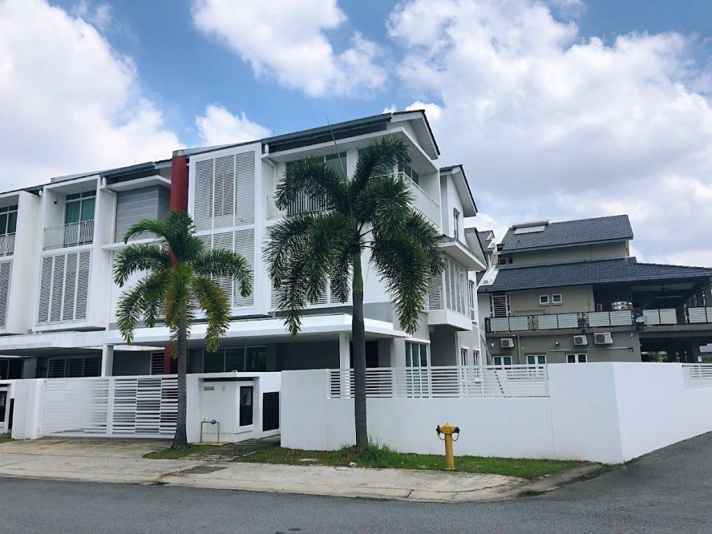 Background Blur Cover