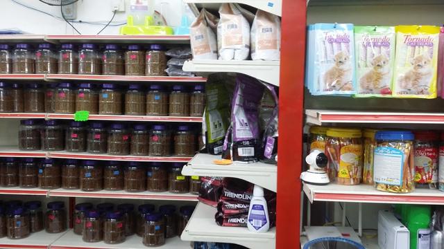 Photo of LURV FAT PAWS- BATU CAVES OUTLET CAT SUPERMARKET - Kuala Lumpur, Kuala lumpur, Malaysia