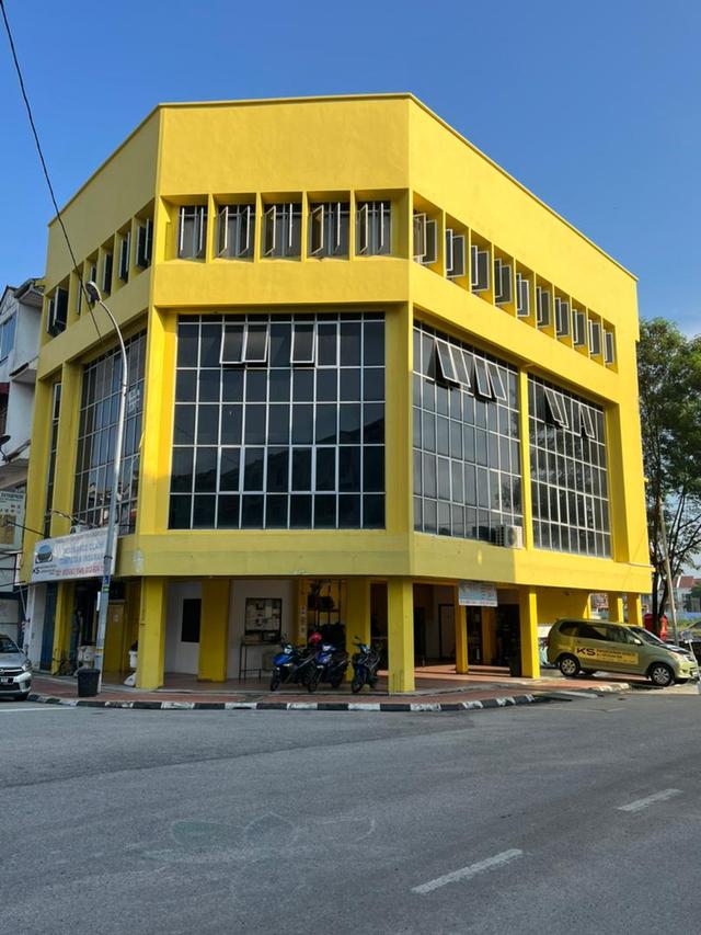 Photo of PAKAR CERMIN KERETA & LORI KIAN SIN SDN BHD - Bukit Mertajam, Penang, Malaysia