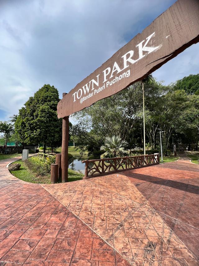 Photo of Puchong Puteri Town Park - Puchong, Selangor, Malaysia
