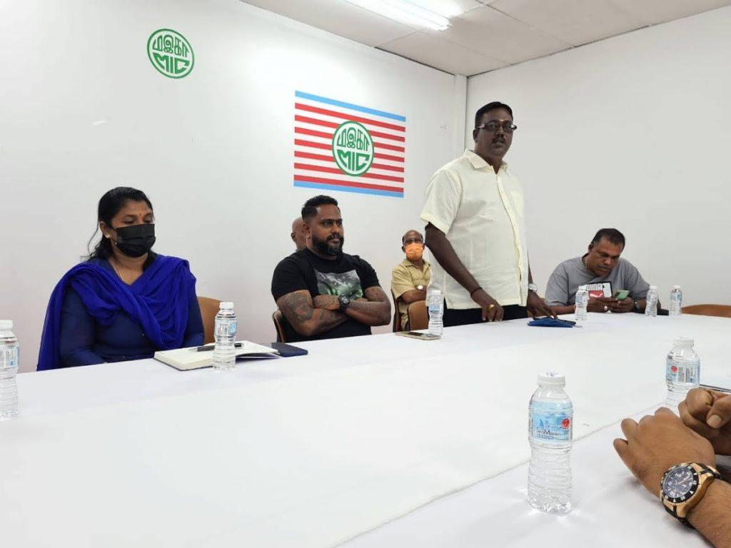 Background Blur Cover