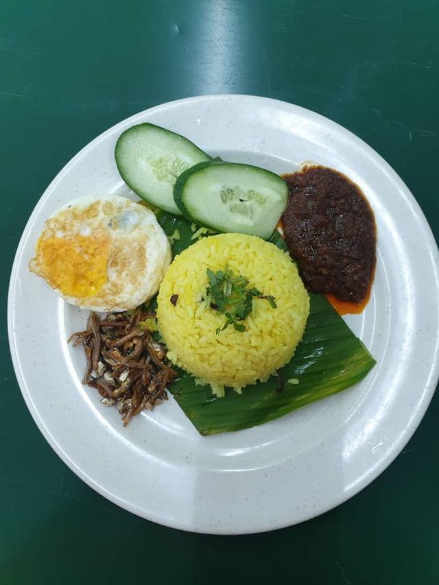Photo of Tomyam Restoran Tumis Tumis Bayu( western food,sarapan,tomyam,masakan panas) roti canai - Puchong, Selangor, Malaysia