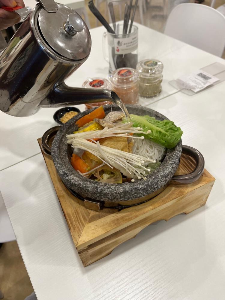 Photo of Young Sanna Mee (Kota Kinabalu) - Kota Kinabalu, Sabah, Malaysia