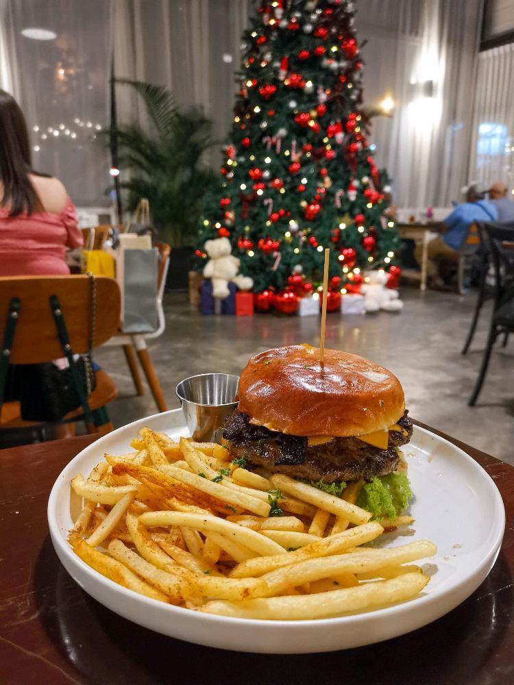 Photo of Happy Place Restaurant & Bar - Kota Kinabalu, Sabah, Malaysia