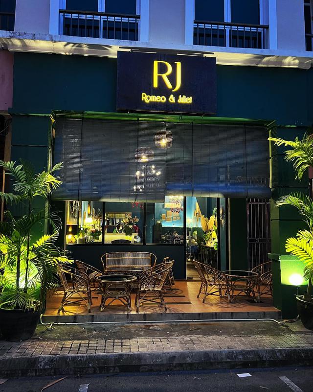 Photo of Romeo and Juliet - Miri, Sarawak, Malaysia