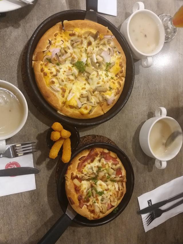 Photo of Pizza Hut Setia Tropika (Curbside Pickup Available) - Johor Bahru, Johor, Malaysia