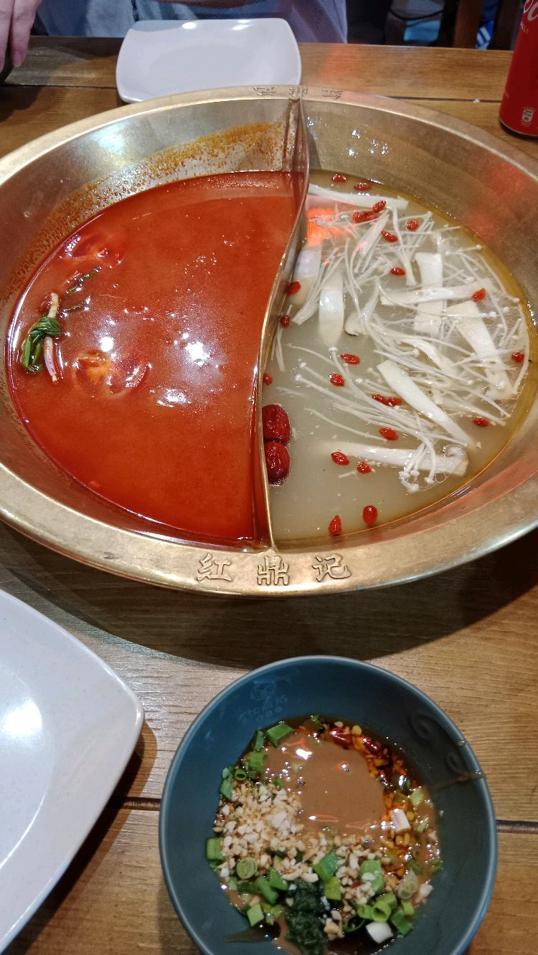 Photo of Hong Ding Ji Steamboat Restaurant 红鼎记老火锅 - Kota Kinabalu, Sabah, Malaysia