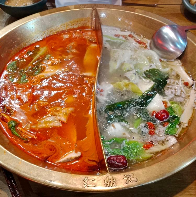 Photo of Hong Ding Ji Steamboat Restaurant 红鼎记老火锅 - Kota Kinabalu, Sabah, Malaysia