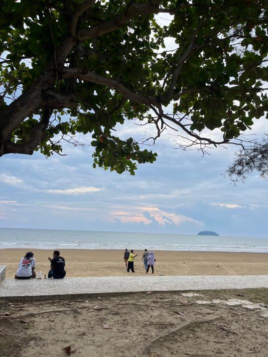 Photo of Tanjung Aru Beach - Kota Kinabalu, Sabah, Malaysia