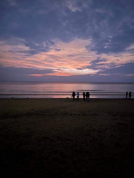 Photo of Tanjung Aru Beach - Kota Kinabalu, Sabah, Malaysia