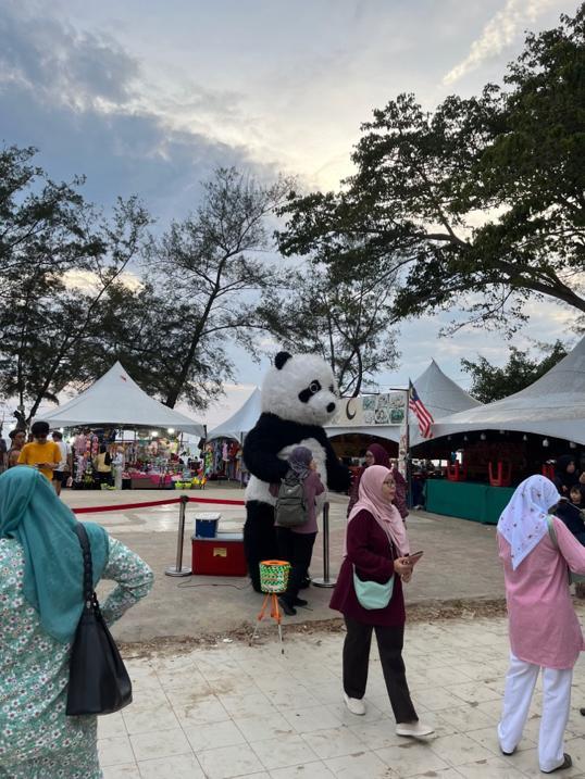 Photo of Tanjung Aru Beach - Kota Kinabalu, Sabah, Malaysia