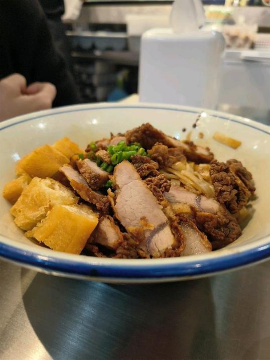 Photo of 亚燕 AH YEN SANDAKAN TRADITIONAL FRIED PORK KUEY TEOW (SINCE 1940) SURIA - Kota Kinabalu, Sabah, Malaysia