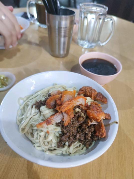 Photo of Auntie Jun’s Marudi Mee Kolo 阿Jun姨马鲁帝干捞面 - Kota Kinabalu, Sabah, Malaysia