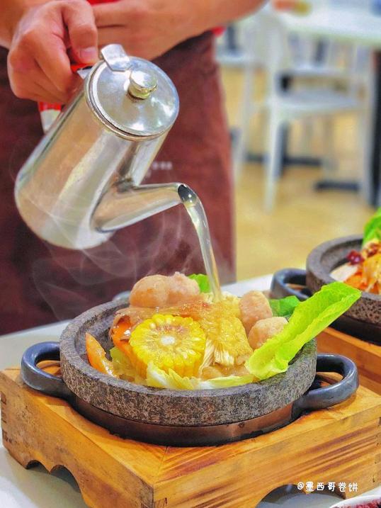 Photo of Young Sanna Mee (Kota Kinabalu) - Kota Kinabalu, Sabah, Malaysia